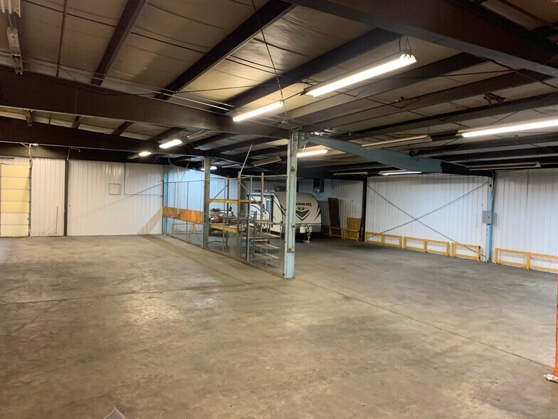 More Photos Of 502 Wilmont Dr, Mount Sterling Light Manufacturing For Lease