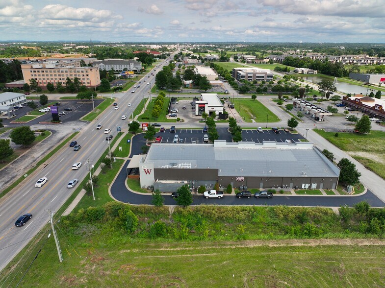 More Photos Of 3600 SE Guess Who Dr, Bentonville Storefront For Lease