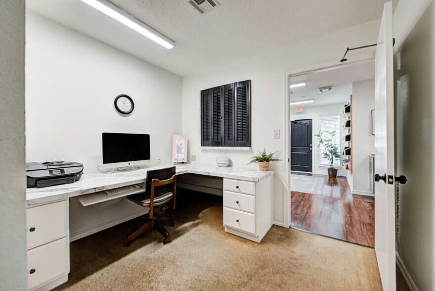 More Photos Of 2433 Wilcox Dr, Norman Freestanding For Lease