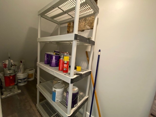 More Photos Of 687-689 N Milwaukee Ave, Chicago Apartments For Lease