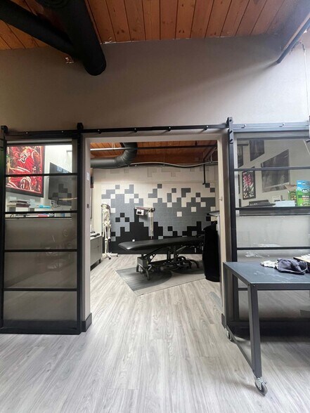 More Photos Of 4125 Market St, Ventura Light Manufacturing For Sale