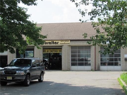 More Photos Of 471 Cranbury Rd, East Brunswick Auto Repair For Sale