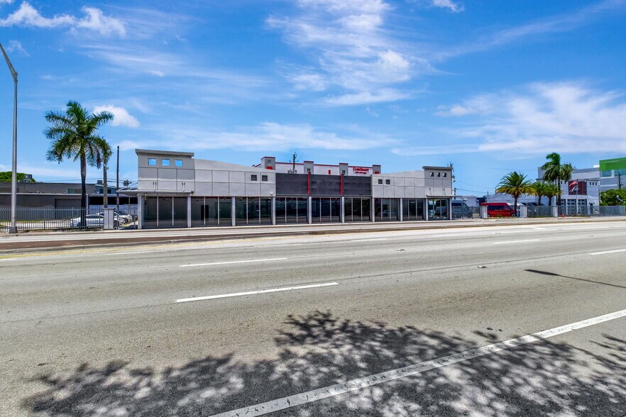 More Photos Of 925 W Broward Blvd, Fort Lauderdale Auto Dealership For Sale