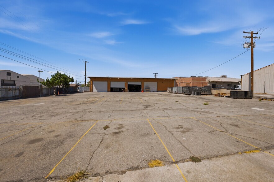 More Photos Of 1075 E 2nd St, Pomona Warehouse For Sale