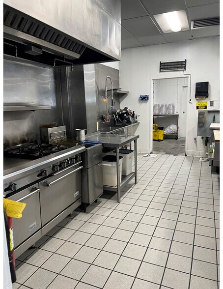 More Photos Of 2806-2812 E Washington Blvd, Los Angeles Restaurant For Lease