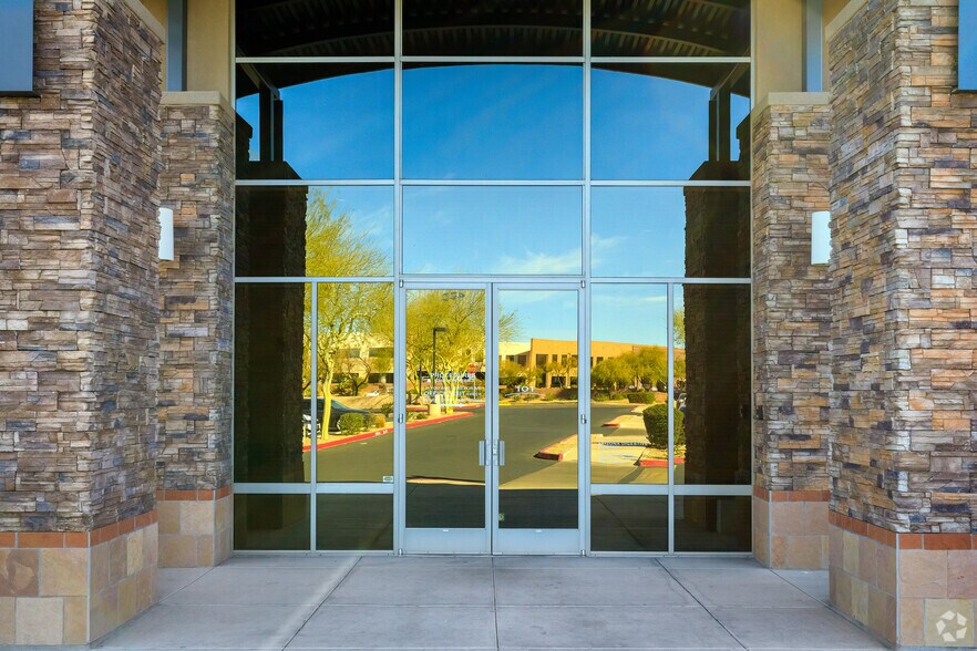 More Photos Of 8761 E Bell Rd, Scottsdale Medical For Lease