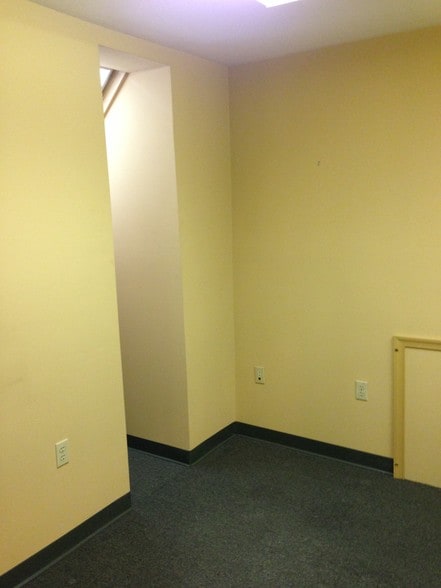 More Photos Of 186 Thomas Johnson Dr, Frederick Unknown For Lease