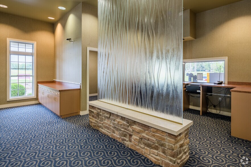 More Photos Of 2100 S Illinois St, Belleville Coworking Space