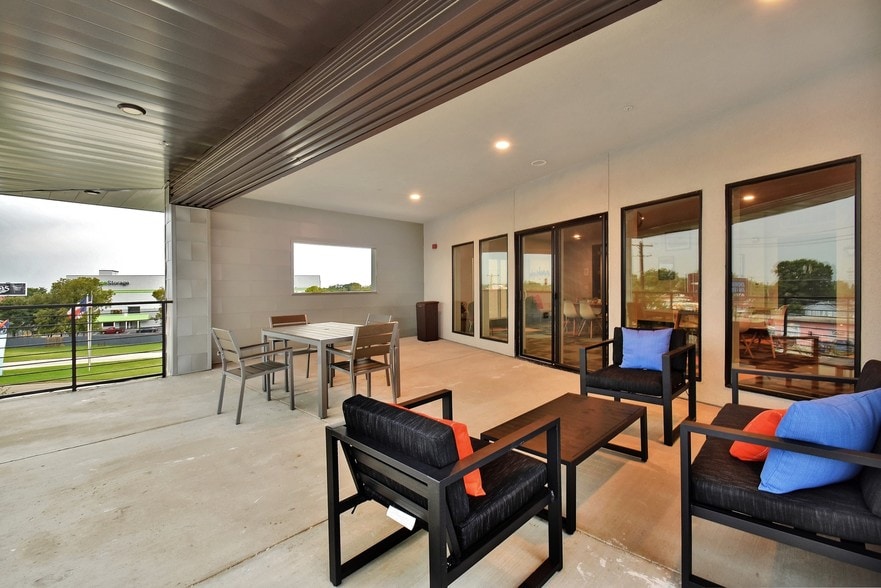 More Photos Of 6444 Burnet Rd, Austin Apartments For Sale