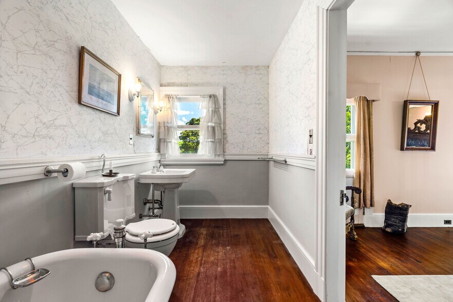 More Photos Of 4 Windmill Hill rd, Dublin Specialty For Sale