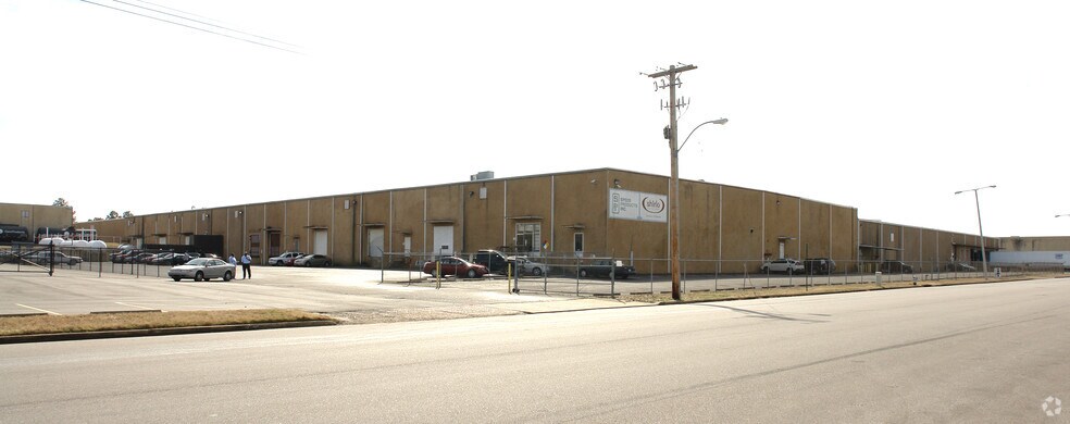 More Photos Of 4242 Bf Goodrich Blvd, Memphis Warehouse For Lease