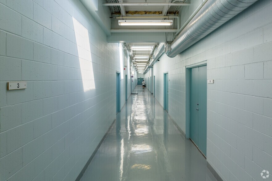 More Photos Of 45 Cranfield Rd, Toronto Warehouse For Lease