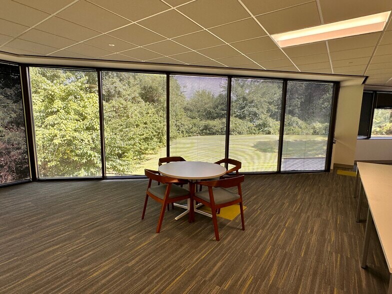 More Photos Of 6055 Primacy Pky, Memphis Office For Lease