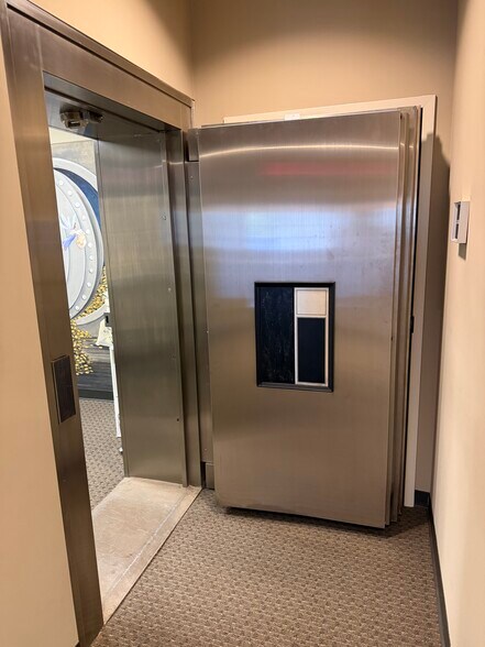 More Photos Of 670 Johnson Ferry Rd, Marietta Medical For Lease