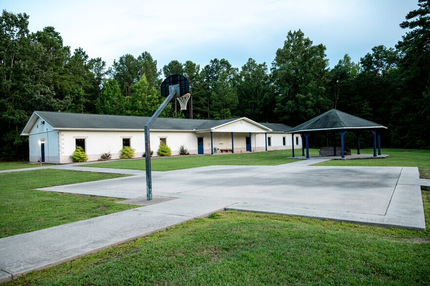 More Photos Of 626 Old River Rd, Sylvania Manufacturing For Sale