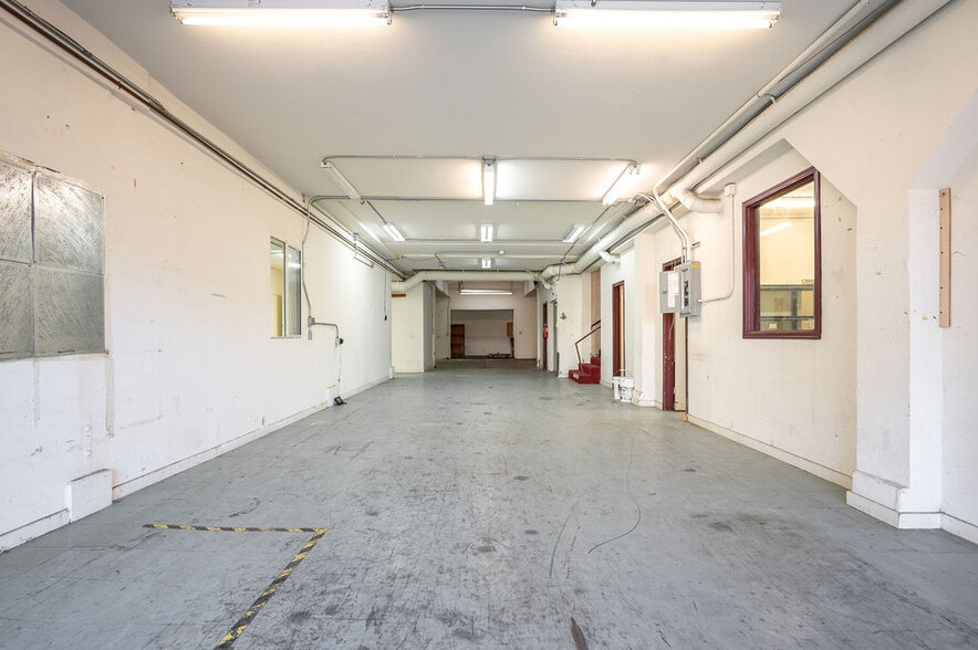 More Photos Of 5935-5937 Mission St, Daly City Warehouse For Lease