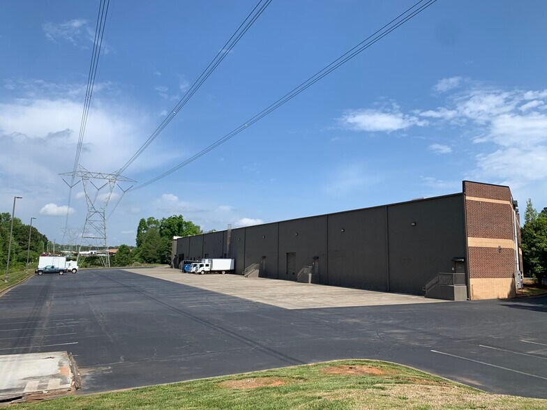 More Photos Of 1880 W Oak Pky, Marietta Loft Creative Space For Lease