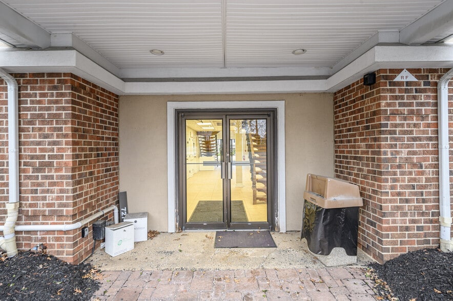 More Photos Of 727 Raritan Rd, Clark Office For Lease