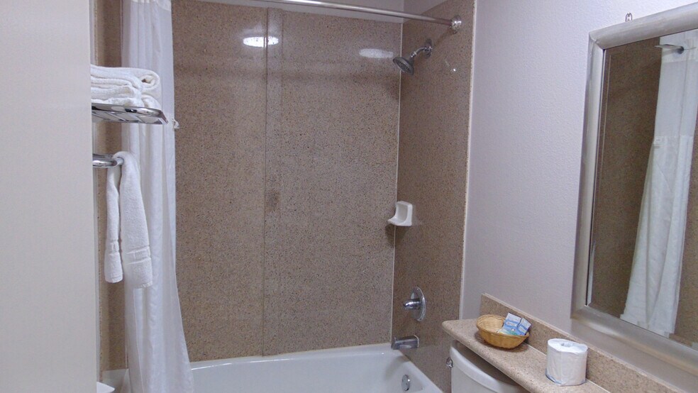 More Photos Of 2111 Whitley Ave, Corcoran Hotel For Sale