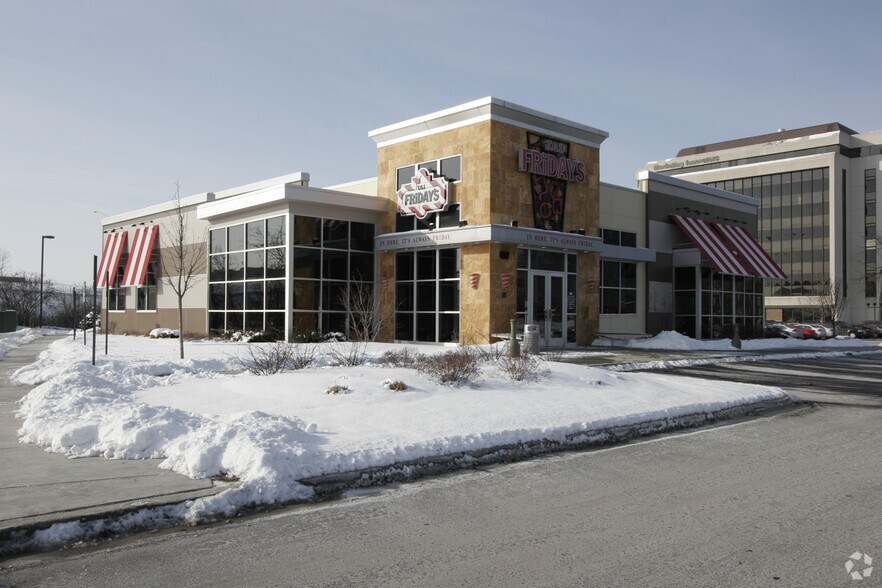 More Photos Of 9651 W Higgins Rd, Rosemont Restaurant For Sale