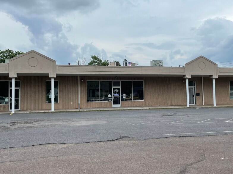 More Photos Of 25 N Main St, Coopersburg Office For Lease