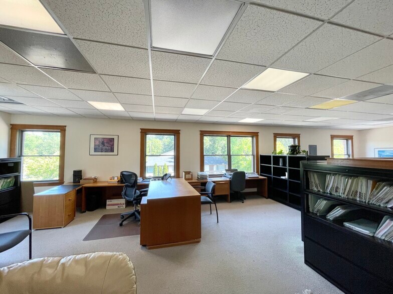 More Photos Of 18660 Sw Boones Ferry Rd, Tualatin Office For Lease