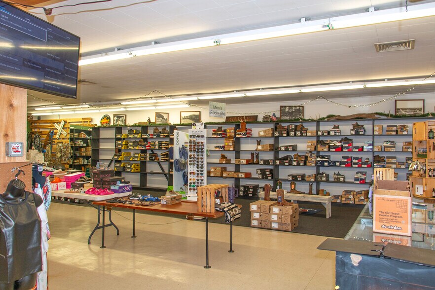 More Photos Of 110 N Broadway St, Broken Bow General Retail For Sale