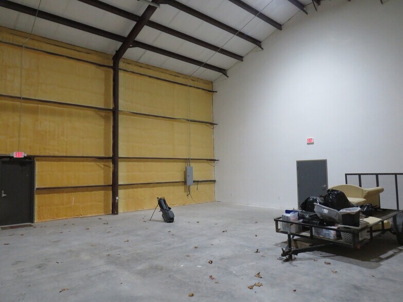More Photos Of 4013 Thomas Rd, Little River Horse Stables For Sale