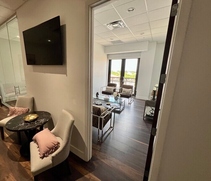 More Photos Of 2020 Ponce De Leon Blvd, Coral Gables Office For Lease