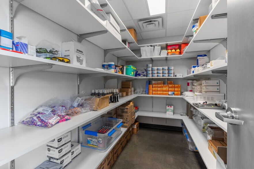 More Photos Of 18389 Orchard Trl, Lakeville Medical For Lease
