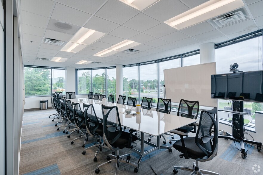 More Photos Of 650 Naamans Rd, Claymont Office For Sale