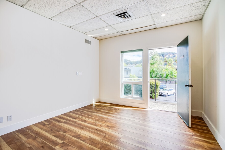 More Photos Of 700 E St, San Rafael Loft Creative Space For Sale