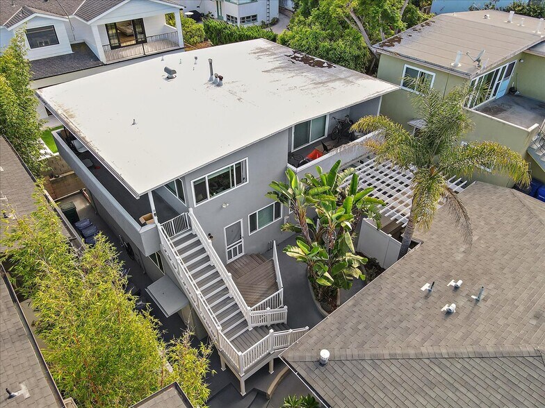 More Photos Of 1534 Manhattan Beach Blvd, Manhattan Beach Apartments For Sale