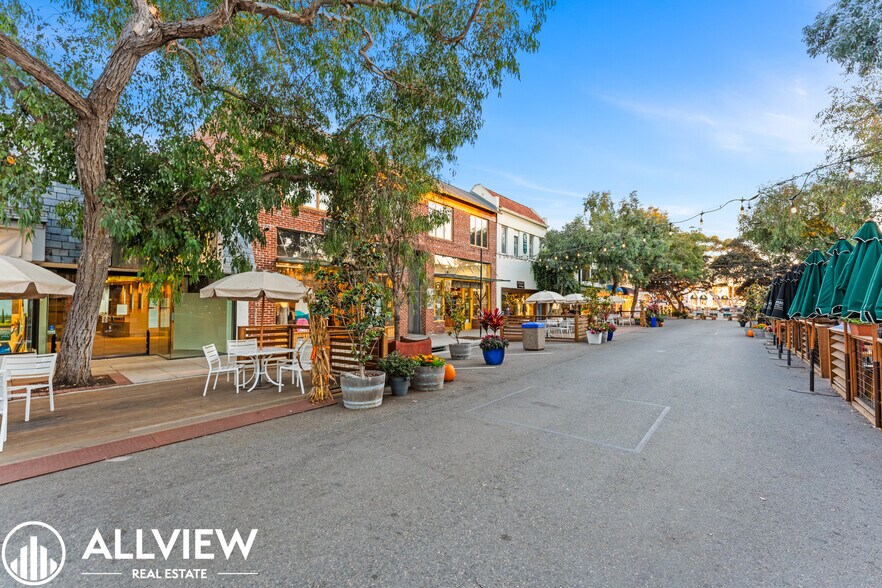 More Photos Of 265 Forest Ave, Laguna Beach Storefront For Lease