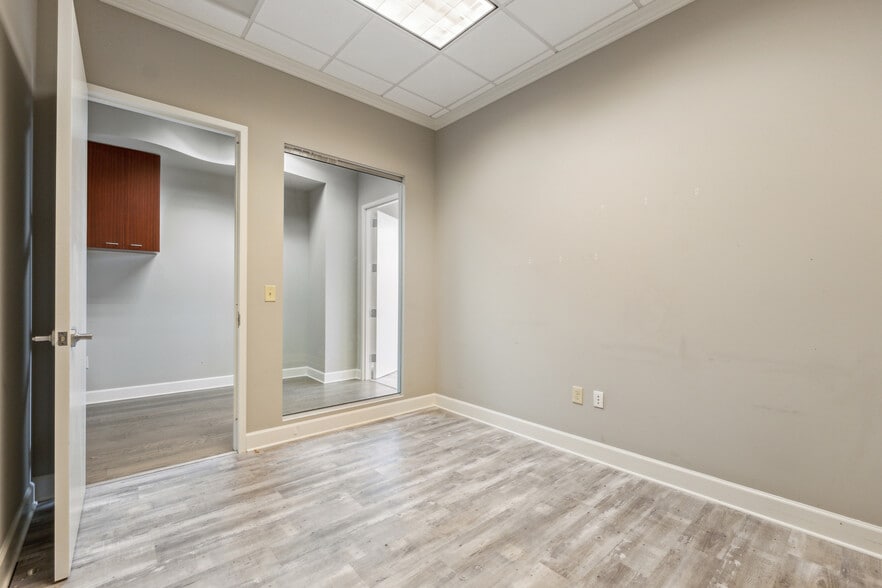 More Photos Of 1300 Peachtree Industrial Blvd, Suwanee Storefront Retail Office For Sale