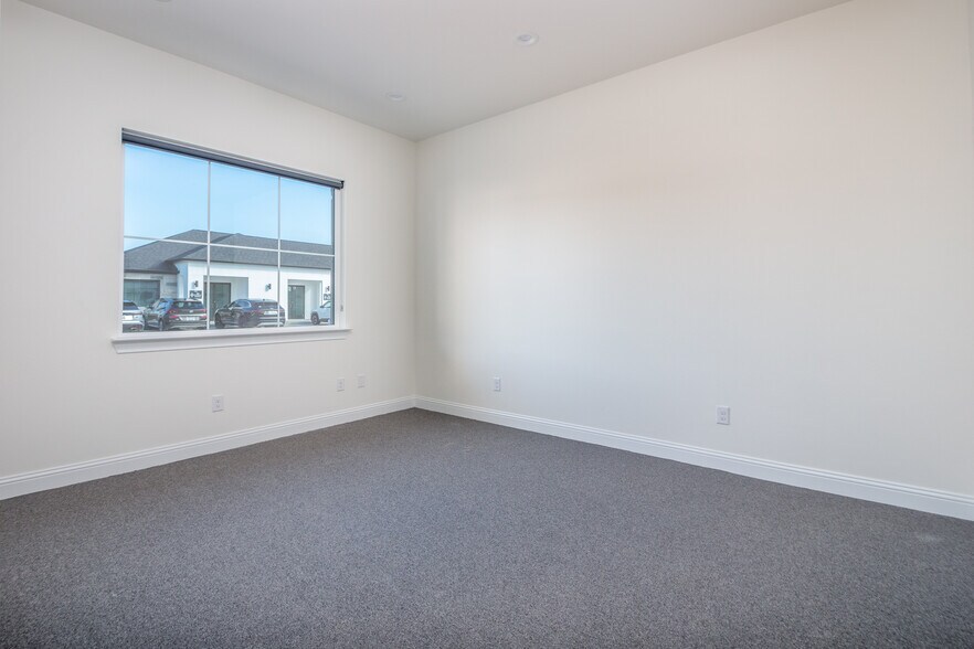 More Photos Of 3951 Alma Rd, McKinney Office For Sale