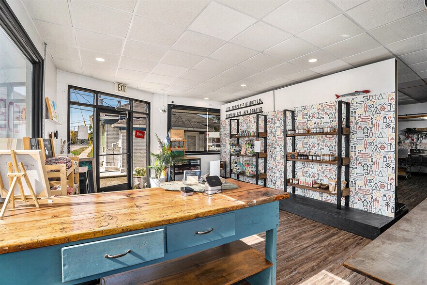 More Photos Of 2259 Porter St SW, Wyoming Freestanding For Sale