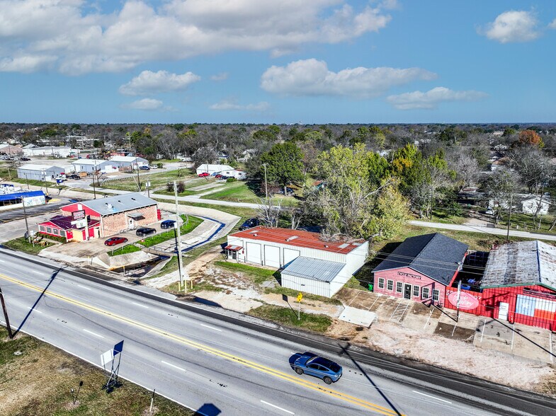 More Photos Of 719 E Moore Ave, Terrell Warehouse For Sale