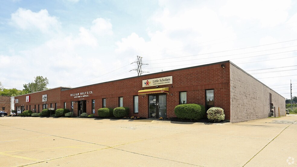 Primary Photo Of 7464-7472 Tyler Blvd, Mentor Flex For Lease