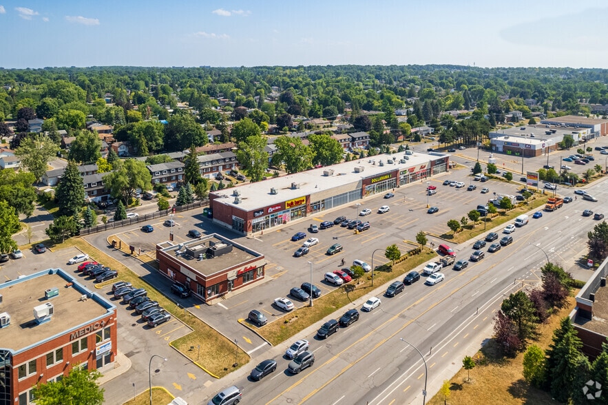 More Photos Of 14820-14880 Boul de Pierrefonds, Montréal General Retail For Lease