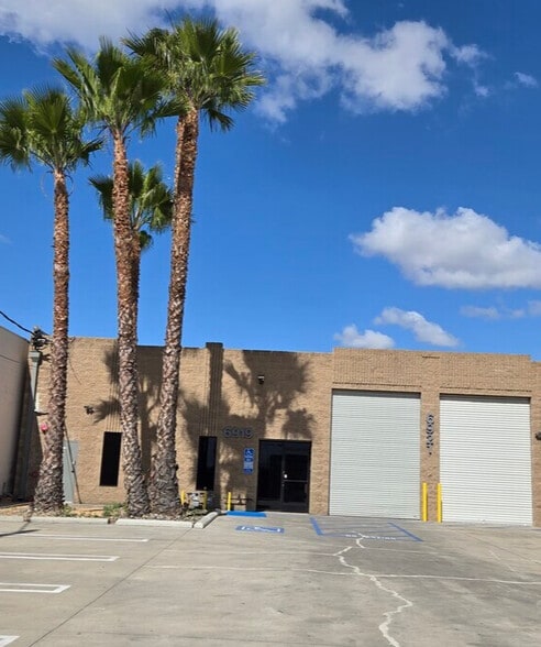 Primary Photo Of 6919 Hayvenhurst Ave, Van Nuys Warehouse For Lease