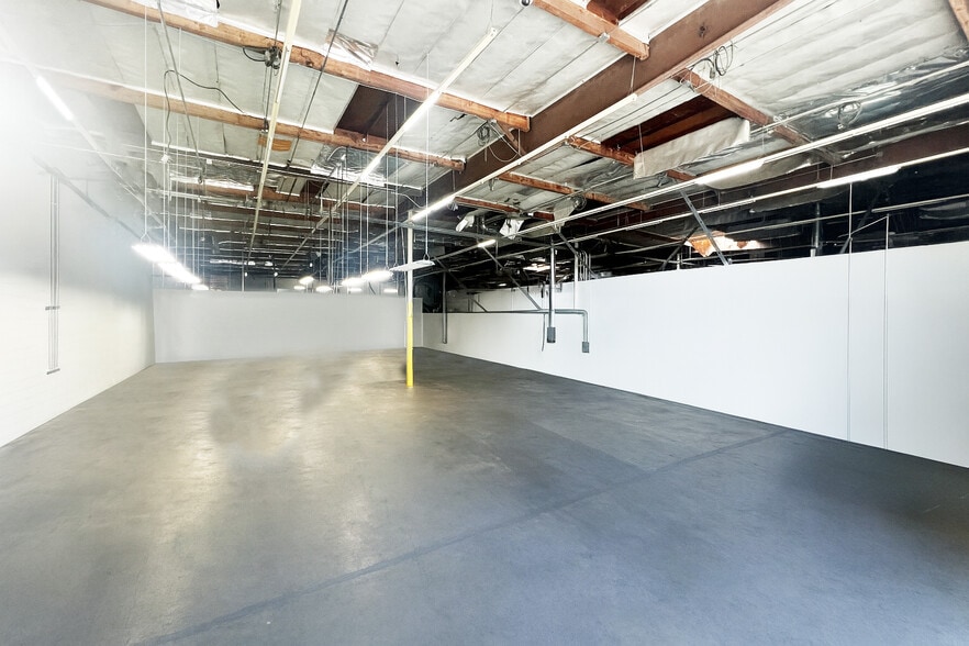 More Photos Of 12020-12040 Western Ave, Garden Grove Manufacturing For Lease