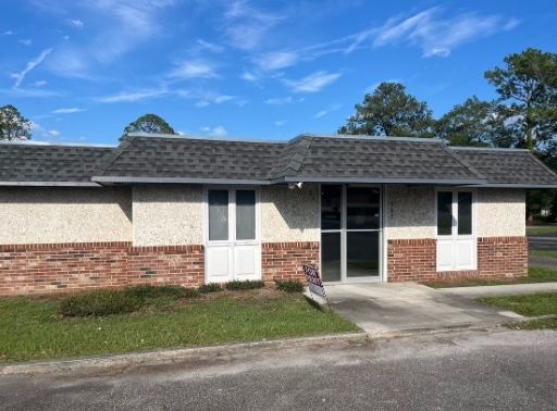 Primary Photo Of 303 Pineview Dr, Waycross Medical For Lease