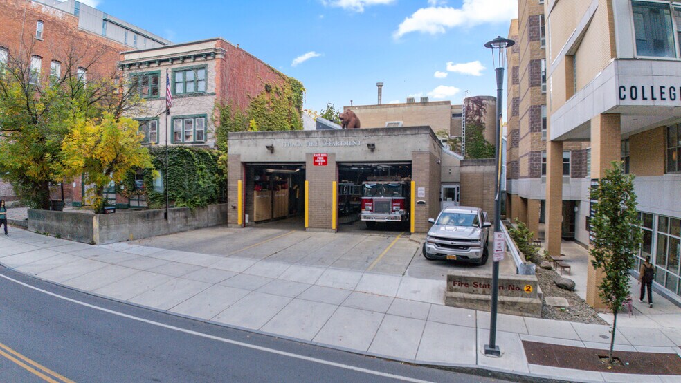 More Photos Of 309 College Ave, Ithaca Flex For Sale