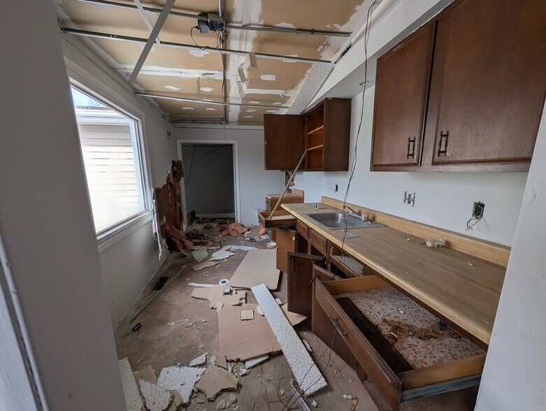 More Photos Of 2430-2440 Bowser Ave, Fort Wayne Apartments For Sale