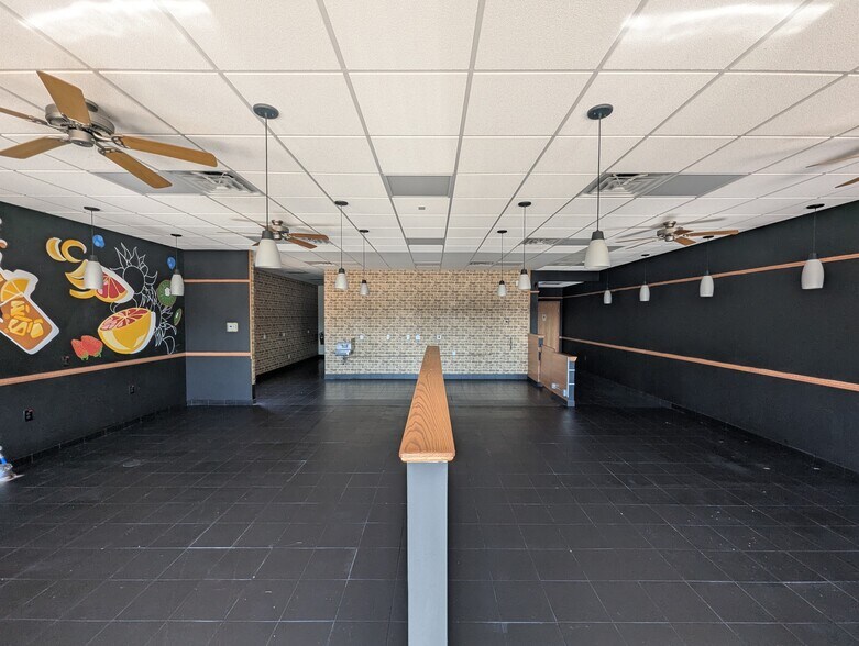 More Photos Of 407 S 4th St, Dunlap Storefront Retail Office For Sale