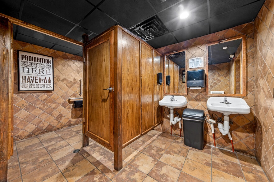 More Photos Of 32400 Geneva Rd, Salem General Retail For Sale