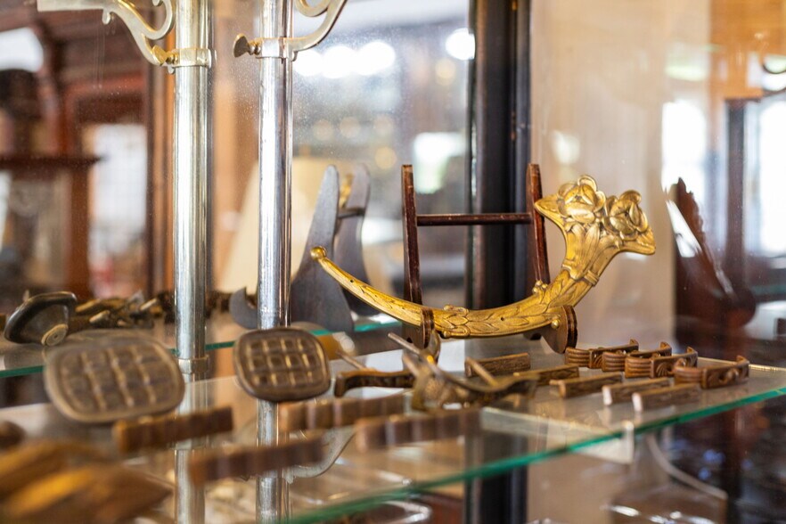 More Photos Of 1901 W Alabama St, Houston Freestanding For Sale