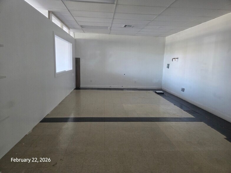 More Photos Of 4601-4619 Wilson Rd, Bakersfield Storefront For Lease
