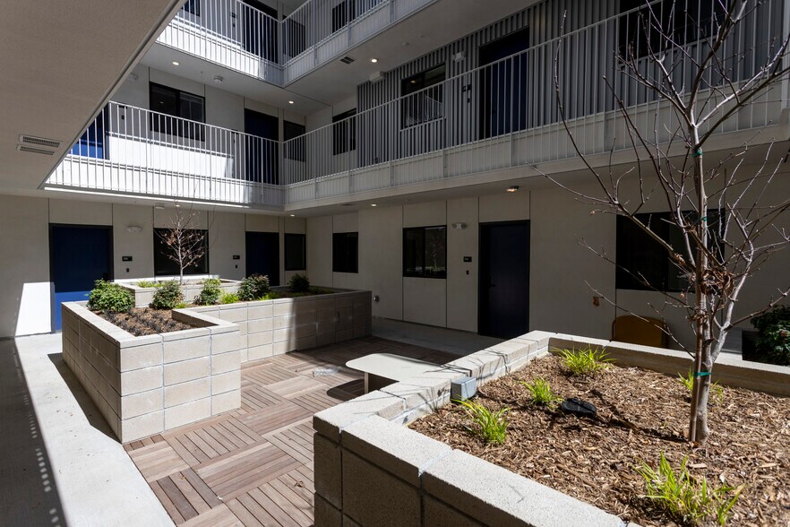 More Photos Of 626 N Wilton Pl, Los Angeles Apartments For Sale